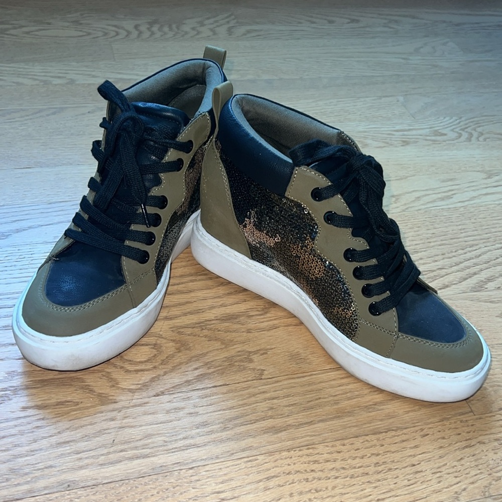 Mix No. 6 Sequin Camo Green, Black, & White High Top Sneakers Women’s Size 7.5